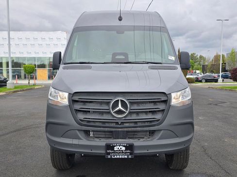 New 2025 Mercedes-Benz Sprinter 2500 image 9