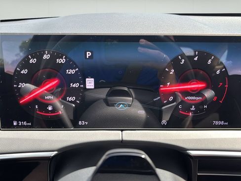 Certified 2026 Genesis GV70 2.5T Advanced AWD/4WD image 24