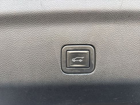 Certified 2023 GMC Yukon XL SLT image 19