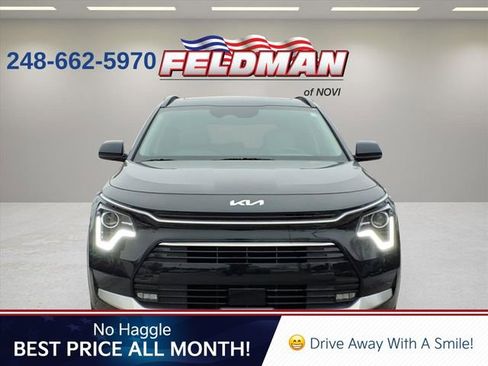 Used 2024 Kia Niro EX Touring image 2