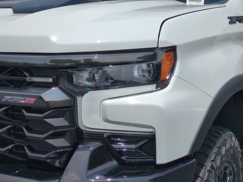 Used 2025 Chevrolet Silverado 1500 ZR2 w/ Technology Package AWD/4WD image 6