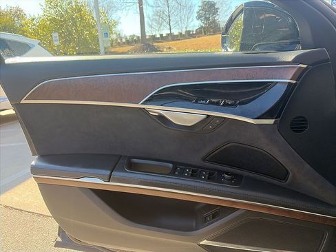 Used 2021 Audi A8 L 4.0T w/ Executive Plus Package image 15