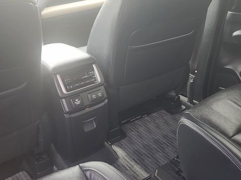 Used 2022 Subaru Ascent Touring image 19