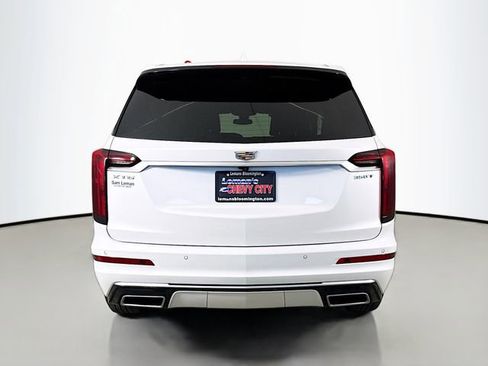 Used 2025 Cadillac XT6 Luxury FWD image 7