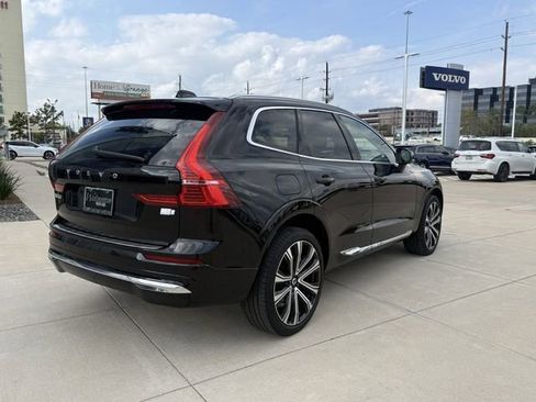 Certified 2023 Volvo XC60 T8 Ultimate w/ Climate Package image 7