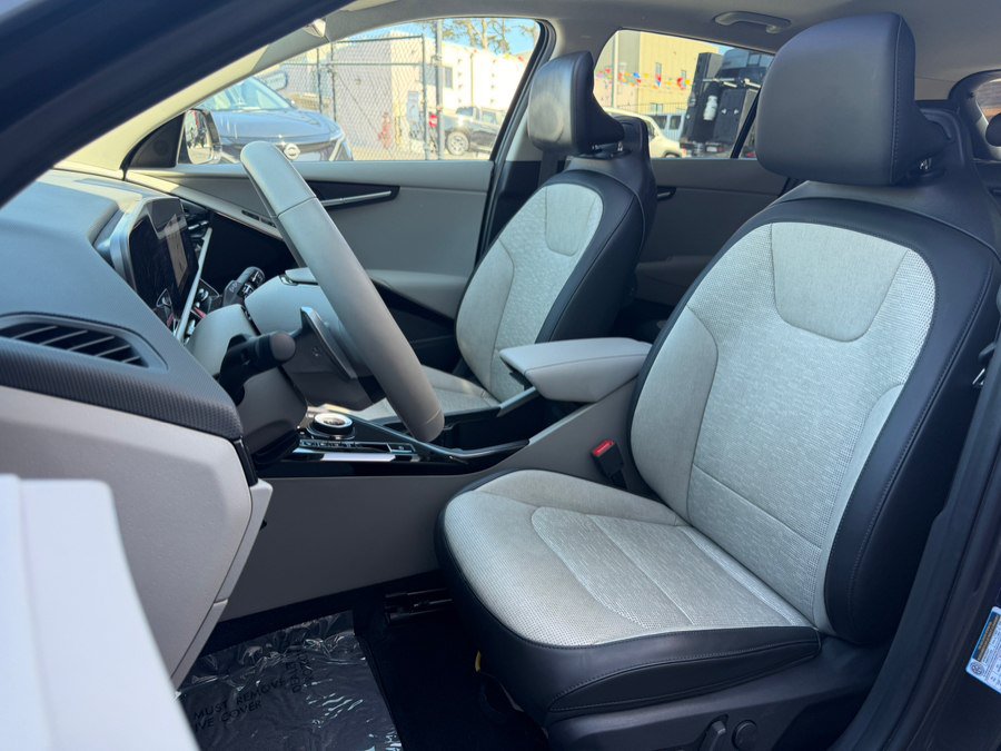 Used 2024 Kia Niro Wave FWD image 19