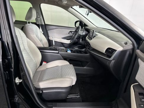 Used 2023 Nissan Rogue SV image 28