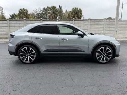 Used 2024 Porsche Macan 4 Electric image 7