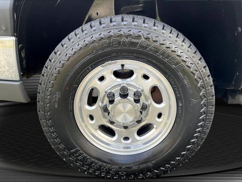 Used 2004 Chevrolet Silverado 2500 LT w/ Skid Plate Package image 32