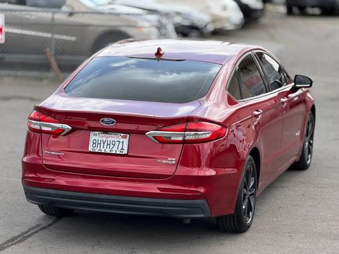Used 2019 Ford Fusion SE FWD image 15