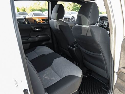 Used 2023 Toyota Tacoma TRD Off-Road image 38