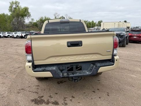 Used 2020 Toyota Tacoma TRD Sport w/ TRD Premium Sport Package AWD/4WD image 5