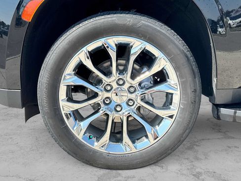 Used 2023 GMC Yukon SLT AWD/4WD image 13