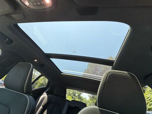Used 2019 Volvo XC40 T5 R-Design AWD/4WD image 26