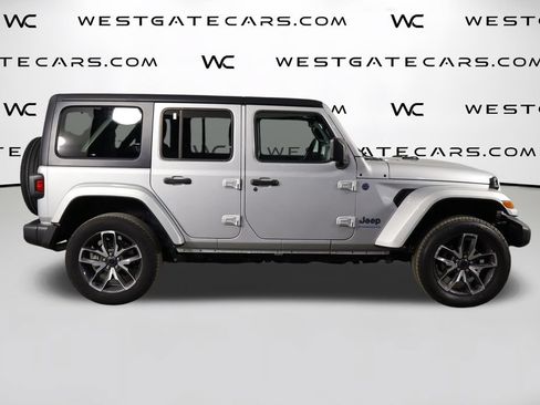 Used 2024 Jeep Wrangler Unlimited AWD/4WD image 44