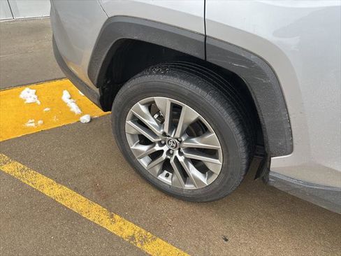 Certified 2022 Toyota RAV4 XLE Premium image 7