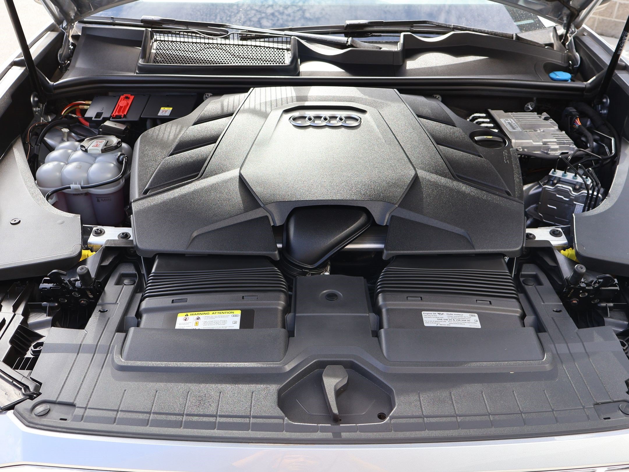 Used 2022 Audi Q8 Premium Plus AWD/4WD image 34