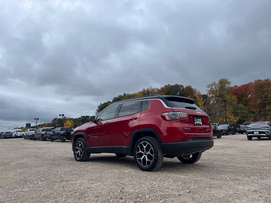 Used 2025 Jeep Compass Limited AWD/4WD image 10