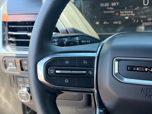 Used 2025 GMC Yukon XL Denali AWD/4WD image 20