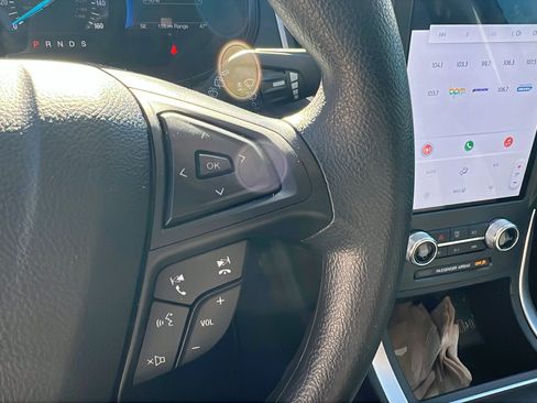 Used 2023 Ford Edge SE image 25