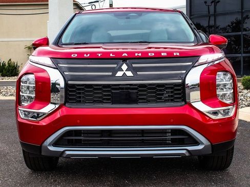 New 2025 Mitsubishi Outlander SE AWD/4WD image 2