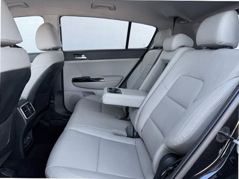 Used 2020 Kia Sportage EX image 24