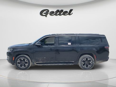 Used 2023 Jeep Wagoneer L Series III RWD image 8