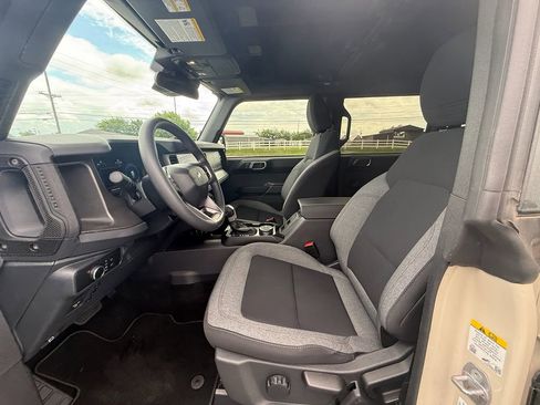 Used 2025 Ford Bronco 4-Door AWD/4WD image 12