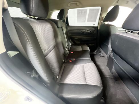 Used 2018 Nissan Rogue SV AWD/4WD image 25