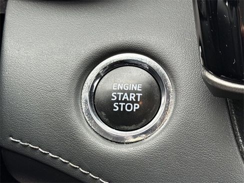 Used 2023 Toyota Highlander XLE image 42