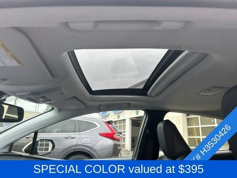 Used 2017 Toyota Prius Four w/ Premium Convenience Package FWD image 4
