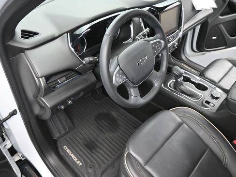 Used 2023 Chevrolet Traverse Premier w/ Redline Edition image 9