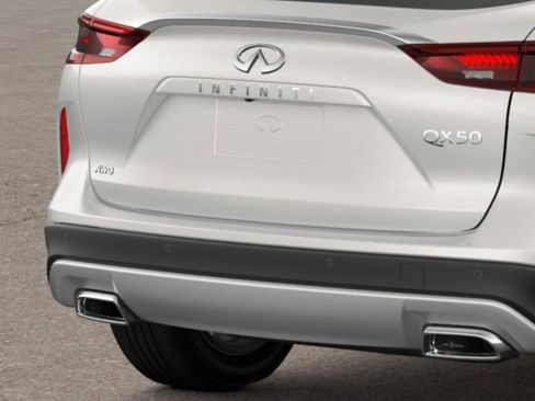 New 2025 INFINITI QX50 Luxe image 14