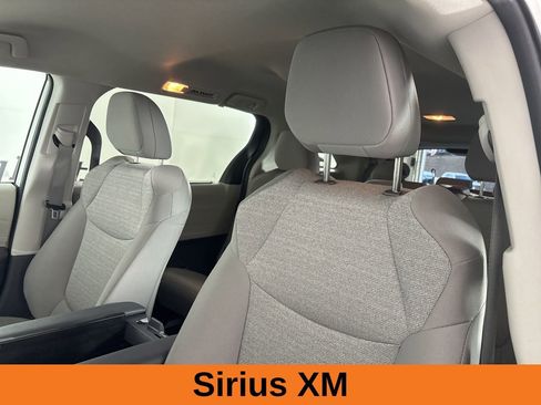 Used 2024 Toyota Sienna LE image 9