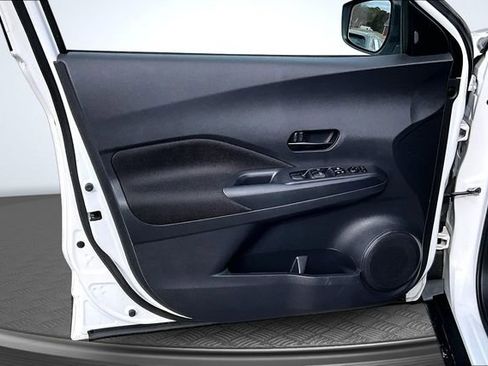 Used 2021 Nissan Kicks S image 20