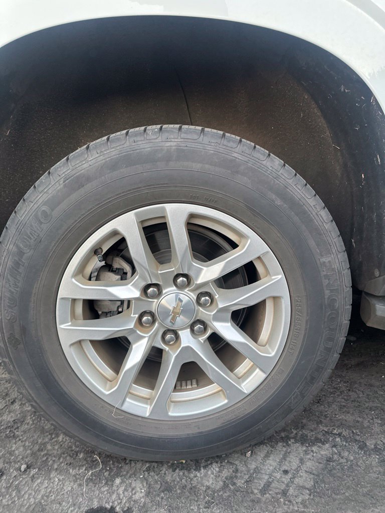 Used 2023 Chevrolet Suburban LT RWD image 12