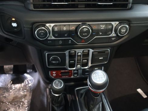New 2026 Jeep Wrangler Unlimited Rubicon AWD/4WD image 23