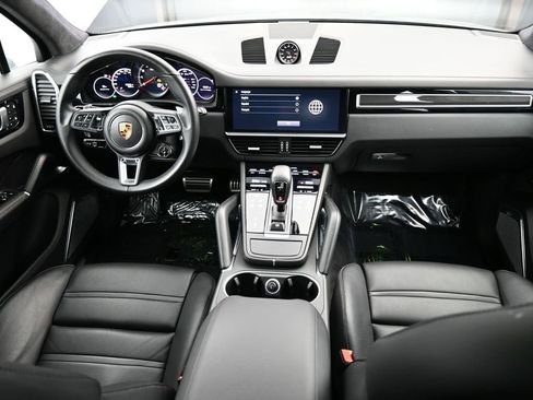 Used 2022 Porsche Cayenne Turbo image 28