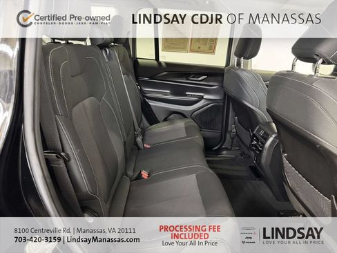 Used 2023 Jeep Grand Cherokee Laredo w/ Luxury Tech Group I AWD/4WD image 16