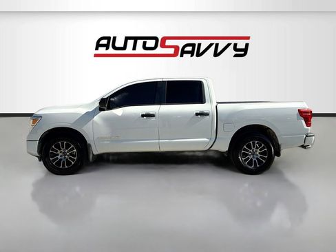 Used 2024 Nissan Titan SV w/ SV Convenience Package RWD image 4