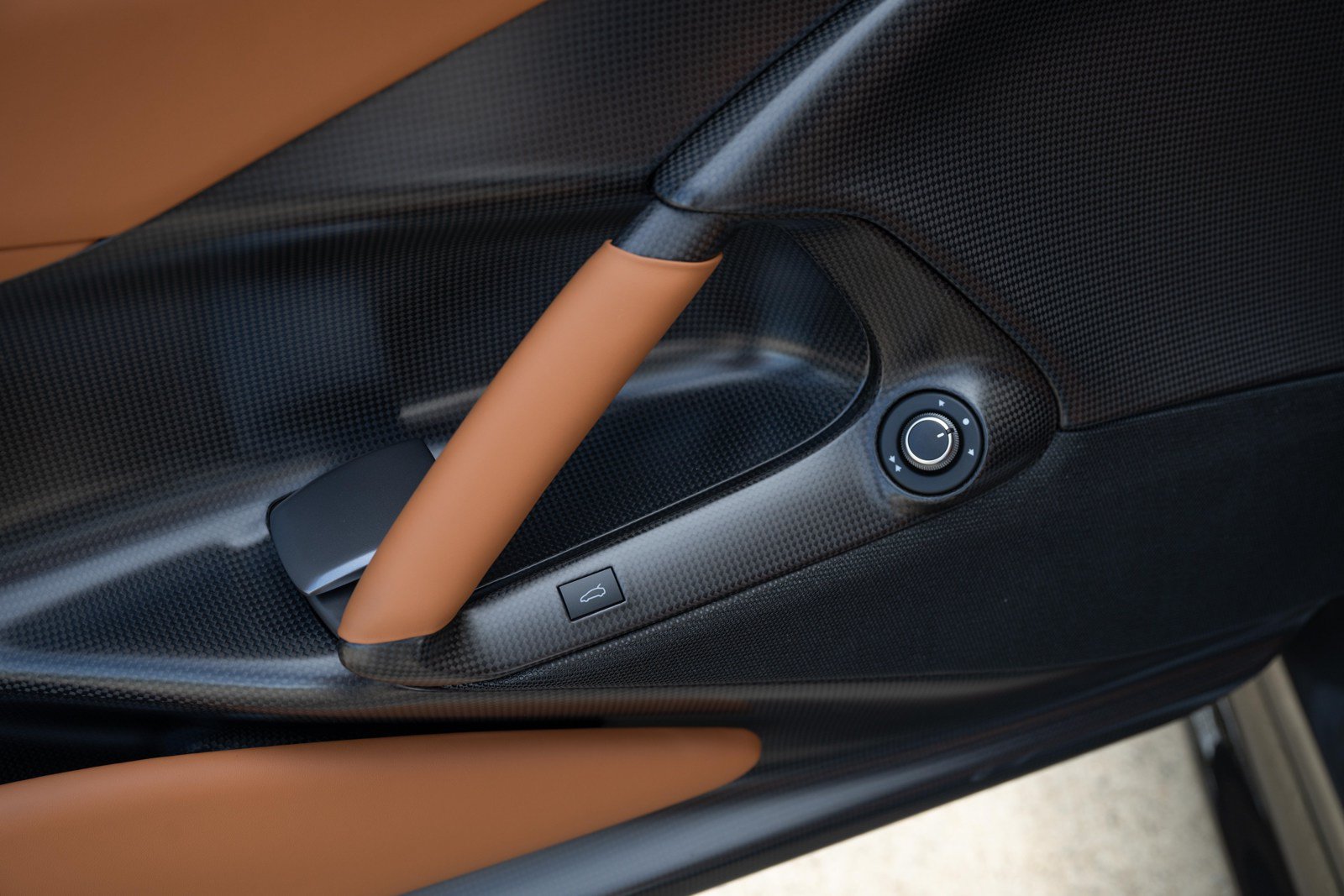 Used 2022 Ferrari 812 Competizione RWD image 35