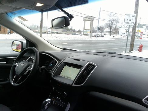 Used 2018 Ford Edge SEL w/ Equipment Group 201A image 23