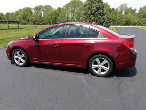 Used 2016 Chevrolet Cruze LT w/ Sun, Sound and Sport Package FWD image 12