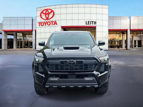 Used 2024 Toyota Tacoma TRD Sport image 2