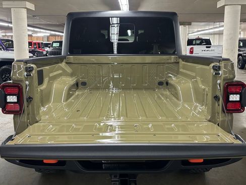 New 2026 Jeep Gladiator Mojave w/ Technology Group AWD/4WD image 7