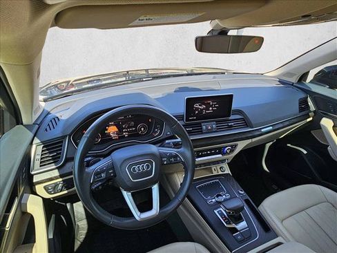 Used 2020 Audi Q5 e Premium Plus w/ Premium Plus Package AWD/4WD image 18