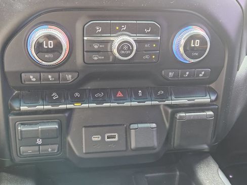 Used 2021 GMC Sierra 1500 AT4 w/ AT4 Preferred Package AWD/4WD image 19