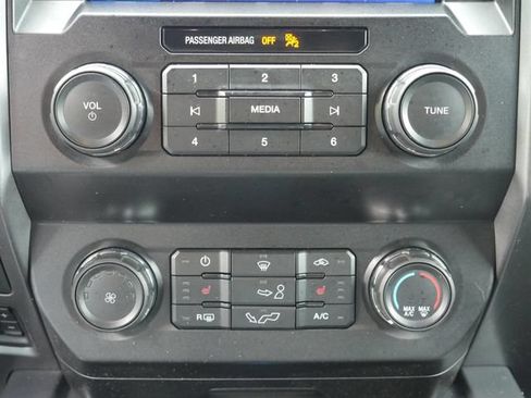 Used 2020 Ford F150 XLT w/ Equipment Group 302A Luxury AWD/4WD image 22