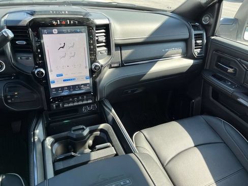 Used 2024 RAM 3500 Limited AWD/4WD image 19