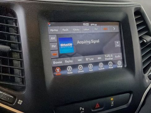 Used 2021 Jeep Cherokee Latitude Plus image 15